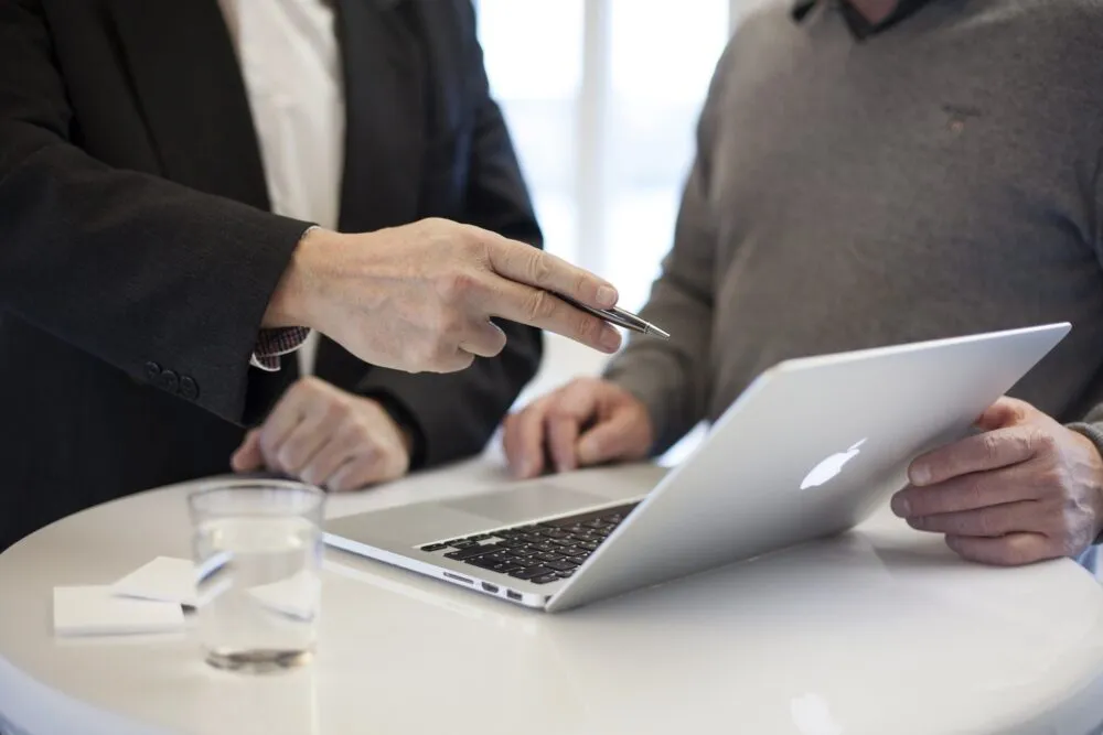 Pourquoi les entreprises embauchent des consultants